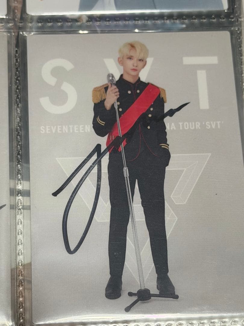 SEVENTEEN ジョシュア　直筆サイン　トレカ 直筆サインカード セブチ ジョシュア adoreU SEVENTEEN - メルカリ
