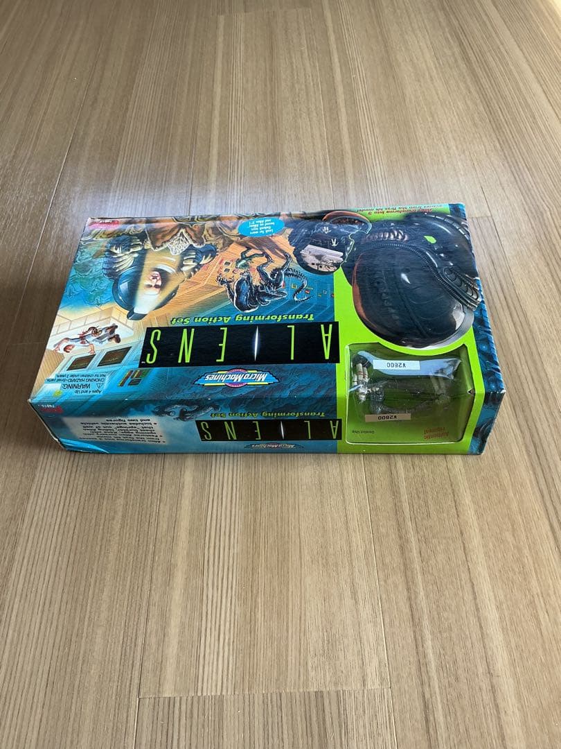 エイリアン　トランスフォーミングアクションセット