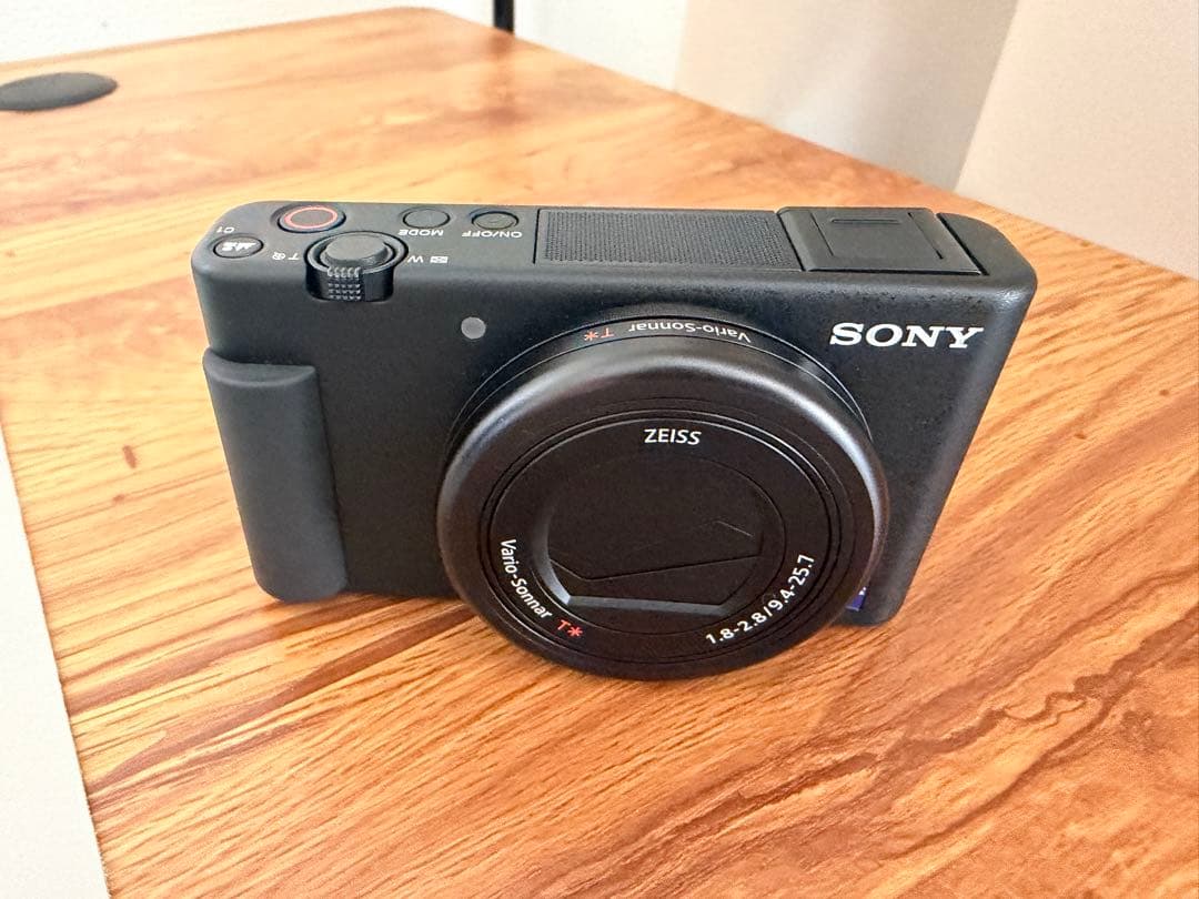 【ほぼ新品】SONY ZV-1 VLOGカメラ（本体のみ） Amazon | SONY(ソニー) コンパクトデジタルカメラ VLOGCAM Vlog用