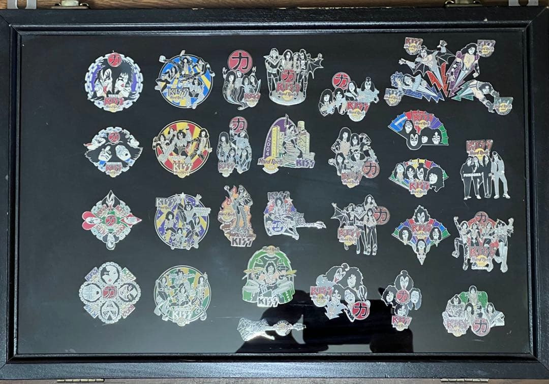 KISS 【HARD ROCK CAFE】 ピンバッジ 31個セット