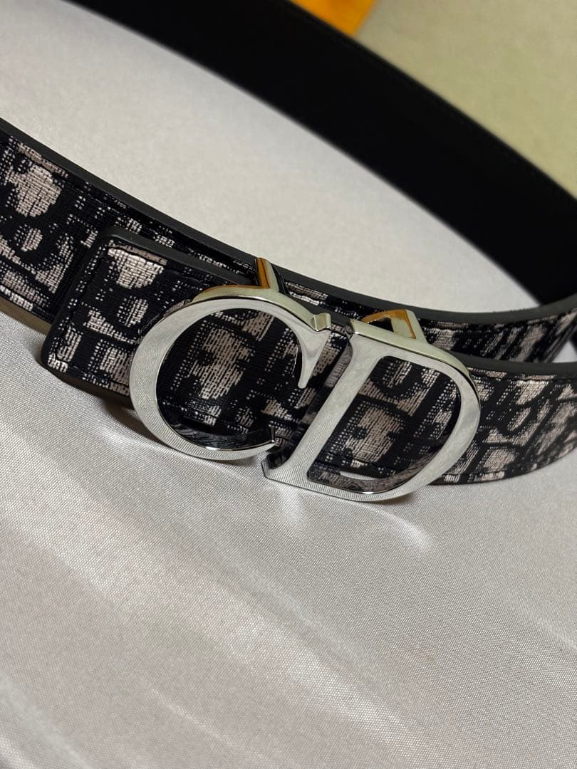 Christian Dior ロゴベルト　シルバー Christian Dior(クリスチャンディオール) CD chain belt watch ロゴ