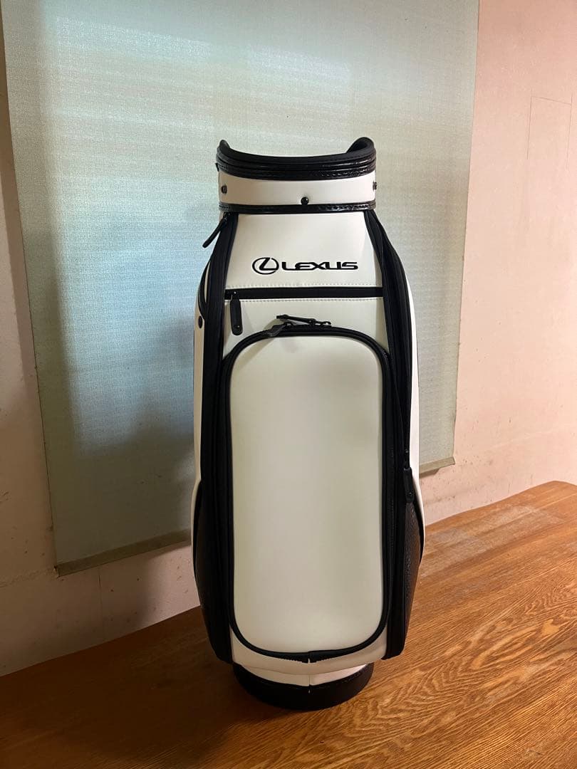 新品・未使用】Lexus キャディバッグ ホワイト アイアンカバー付き