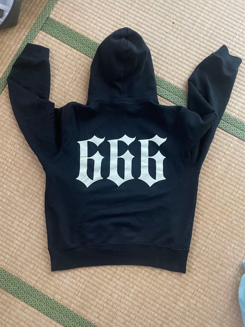 yvng patra着用 seen better days 666 パーカー - メルカリ