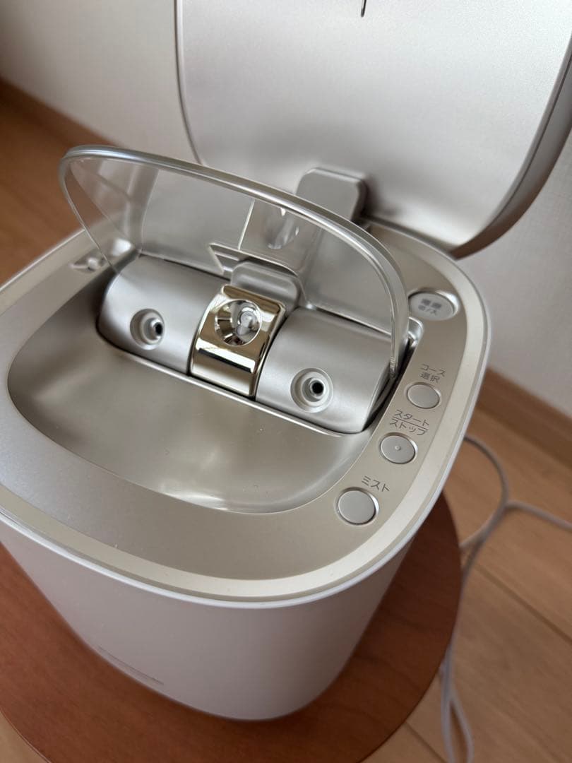 ラッキ様専用最終値下げ！フェイススチーマー ホワイト マーブル模様