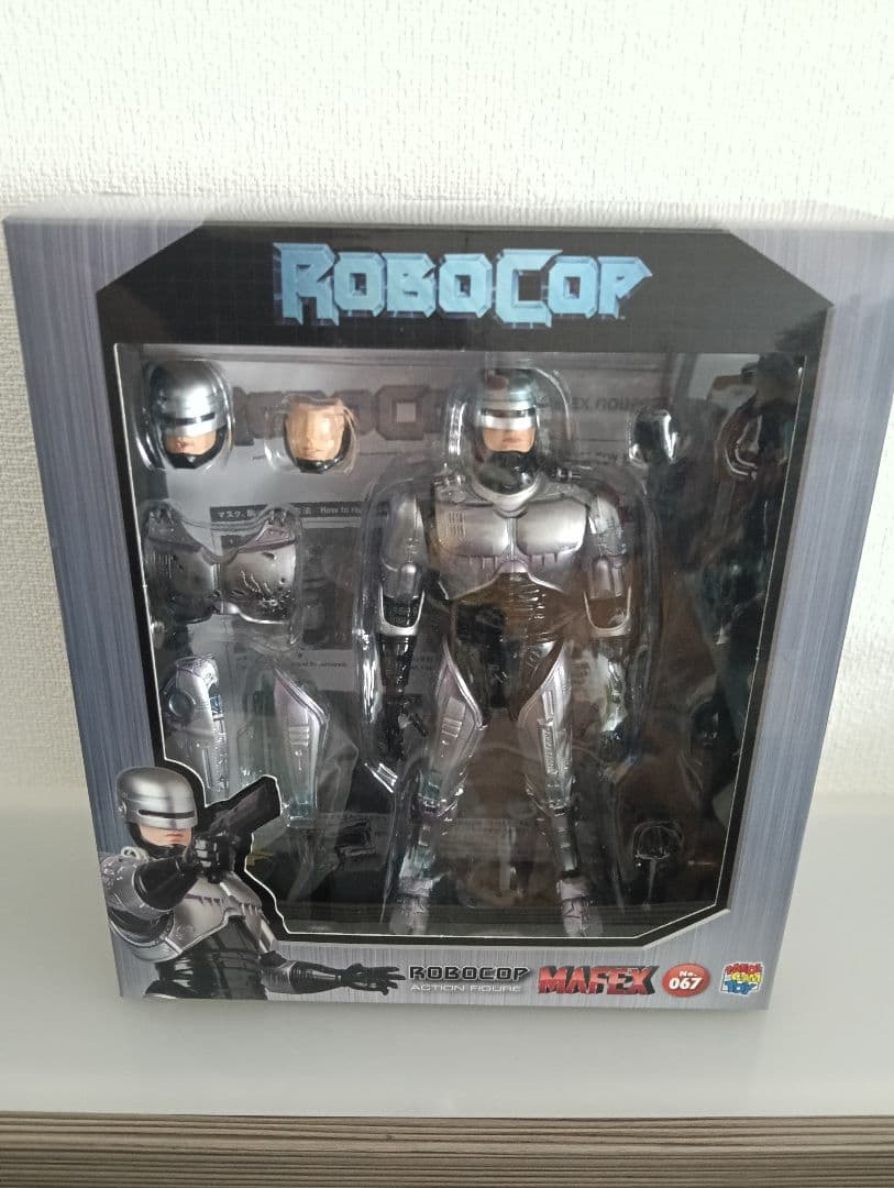 初回生産版　MAFEX　マフェックス　ロボコップ　フィギュア　メディコムトイ