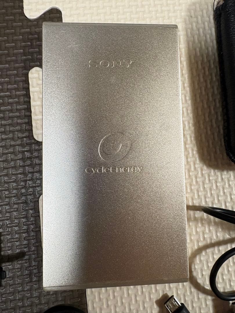 iPad本体とJBLスピーカー、イヤフォンセット