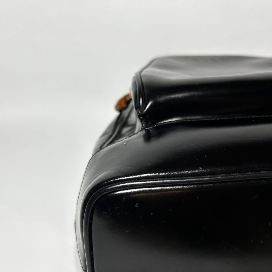 良品】 GUCCI バンブー エナメル ボディーバッグ ロゴ型押し 黒 OLD