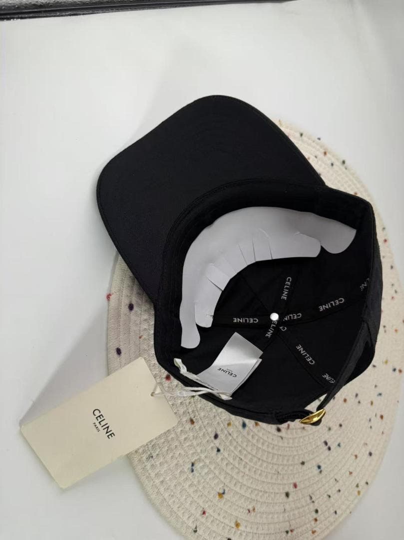 キャップ 刺繍セリーヌ ブラック - メルカリ