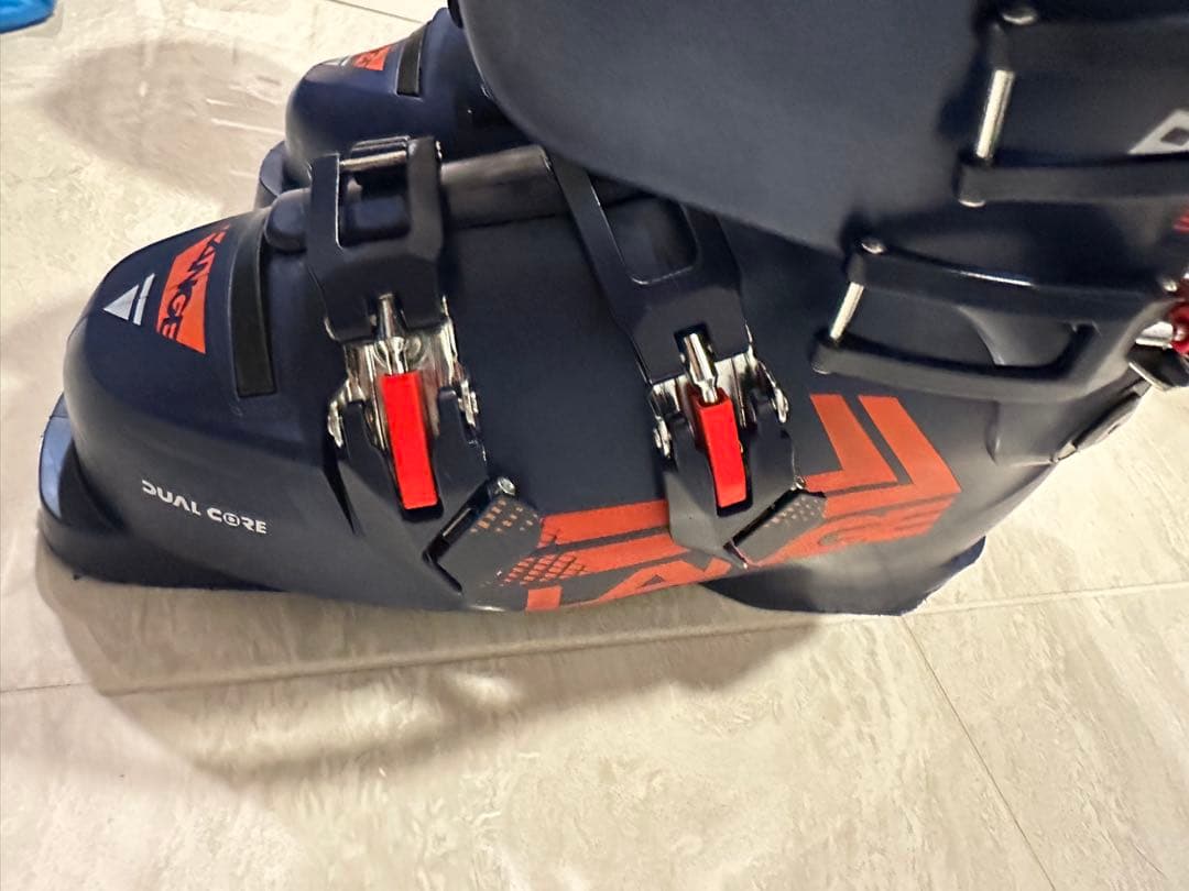 希少モデル　LANGE スキーブーツ　24.5cm 収納袋付き