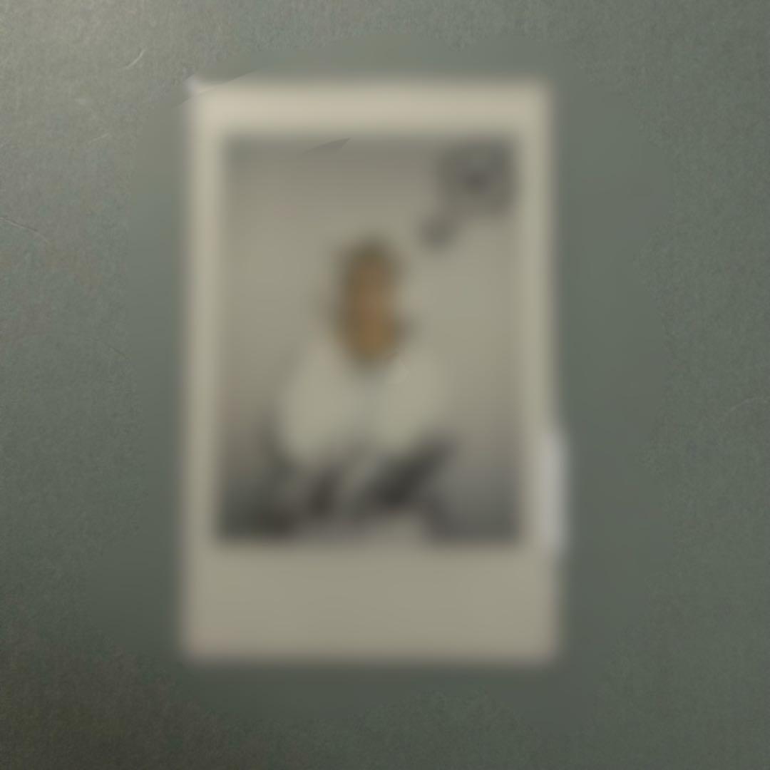 Kep1er江崎ひかる 直筆サイン入りポラロイド - メルカリ