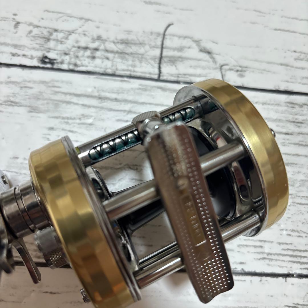 Abu Garcia アンバサダー 6500CS Rocket シルバー - メルカリ