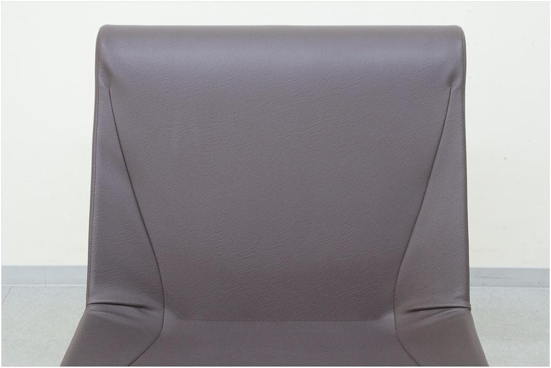 展示品 カッシーナ ブーメラン プリュス ラウンジ スウィベル チェア