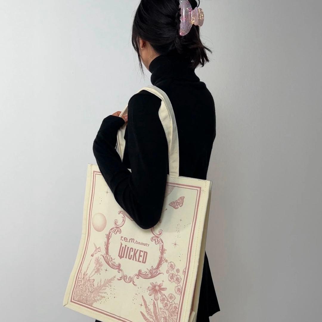 r.e.m. beauty x Wicked トートバッグ グリンダ