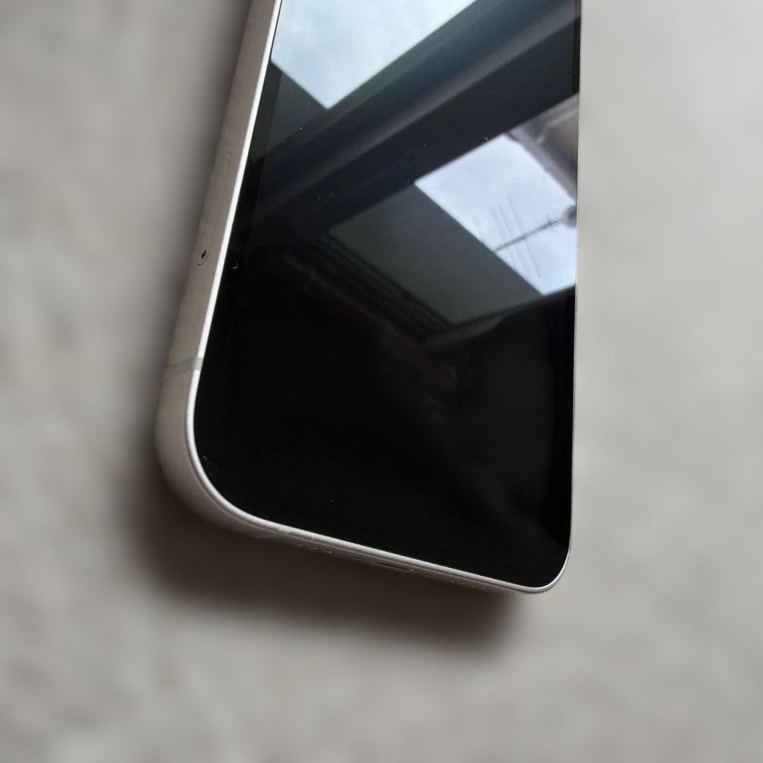 iPhone 13 ホワイト 本体 箱付き 128GB バッテリー76% - メルカリ