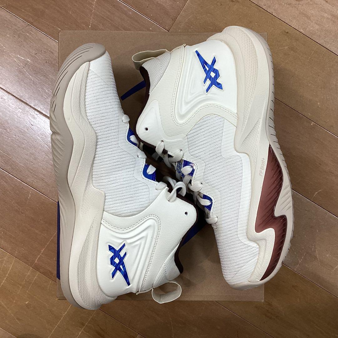 シューズ(男性用) NOVA SURGE 3 750 26.5cm