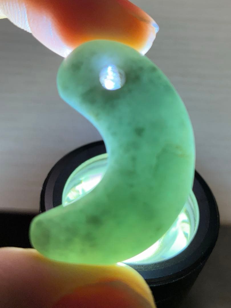 まこ様用　勾玉　翡翠　縄文弥生期　出土品　ヒスイ　宝石 弥生時代〜翡翠製勾玉 糸魚川翡翠 出土品 - メルカリ