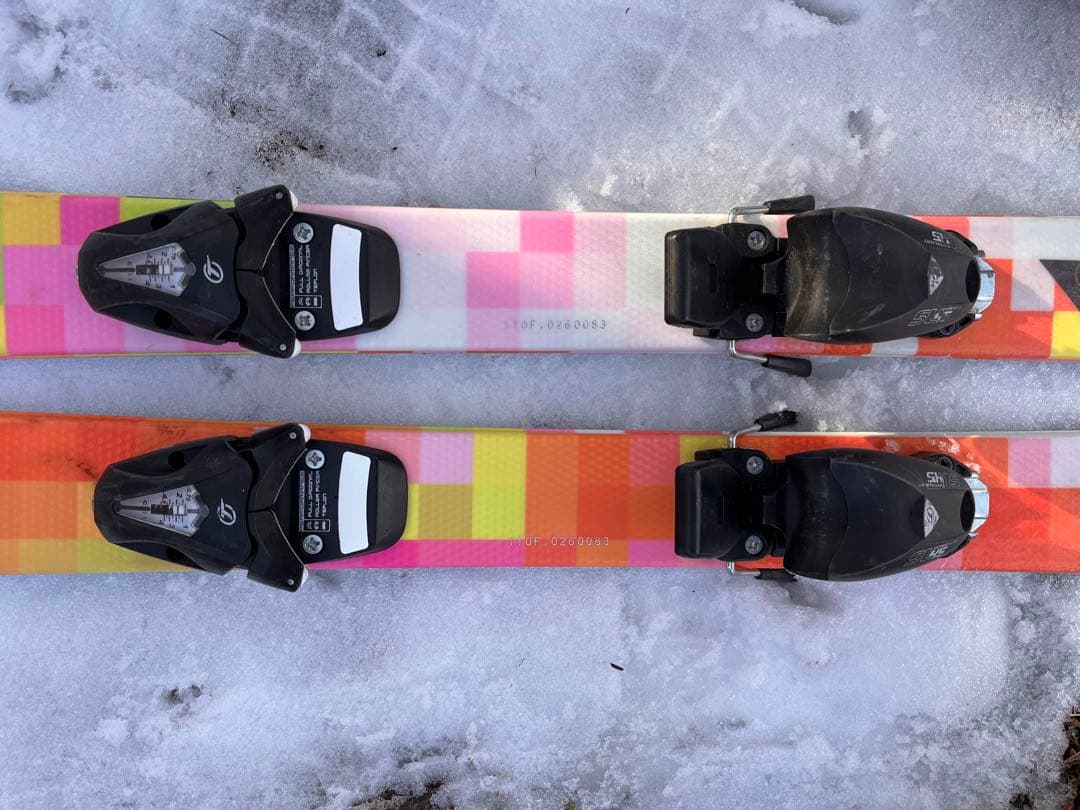 キッズ用 KLINT カラフルスキー板 ビンディング付き 110cm - メルカリ