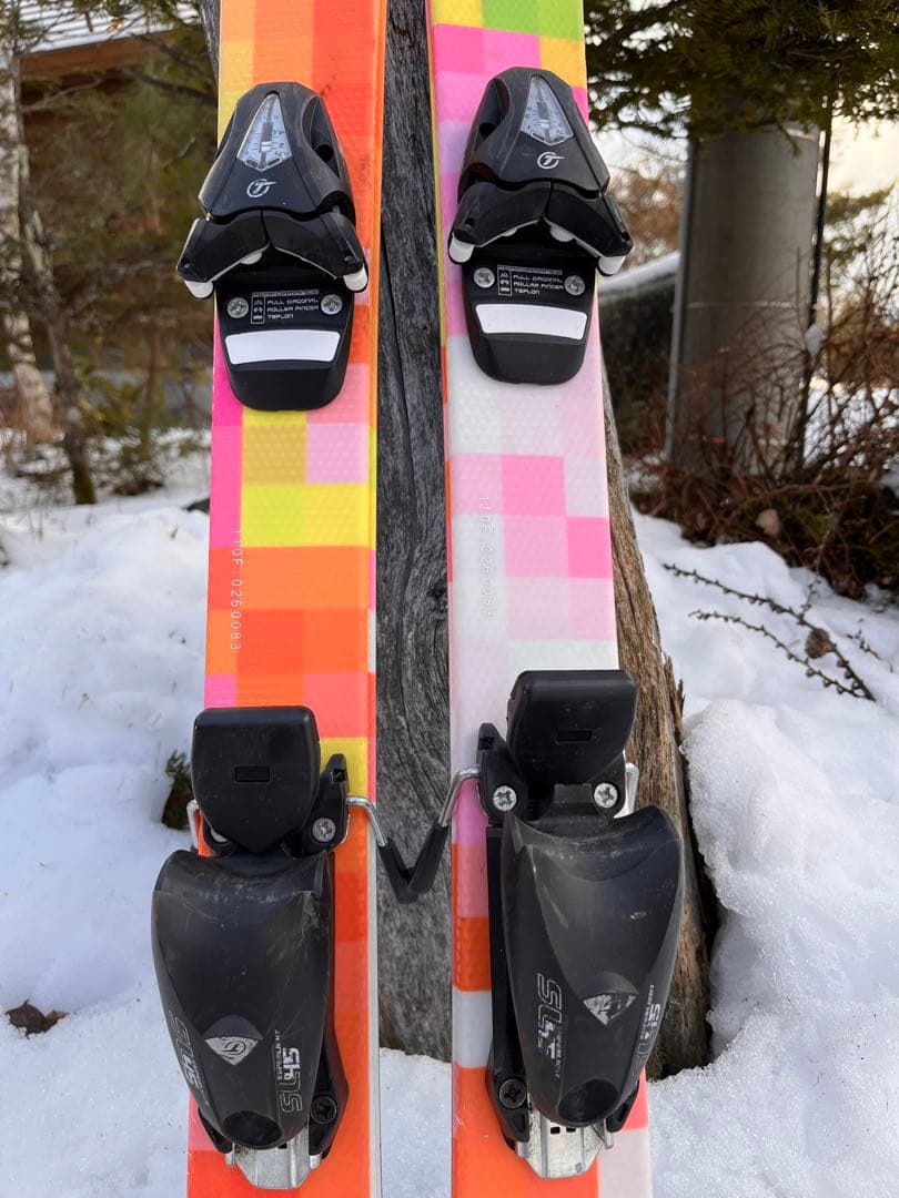 キッズ用 KLINT カラフルスキー板 ビンディング付き 110cm - メルカリ