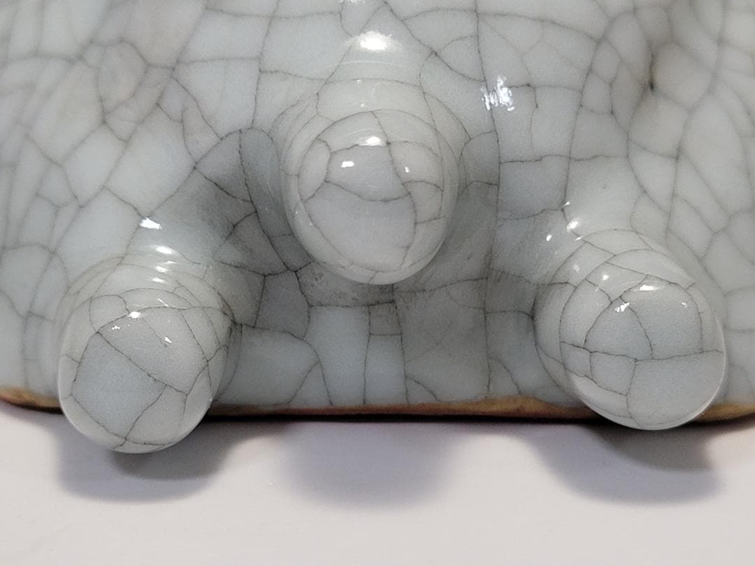 白磁 貫入 三足香炉型 掛花入 明清時代 幅約8.7cm - メルカリ