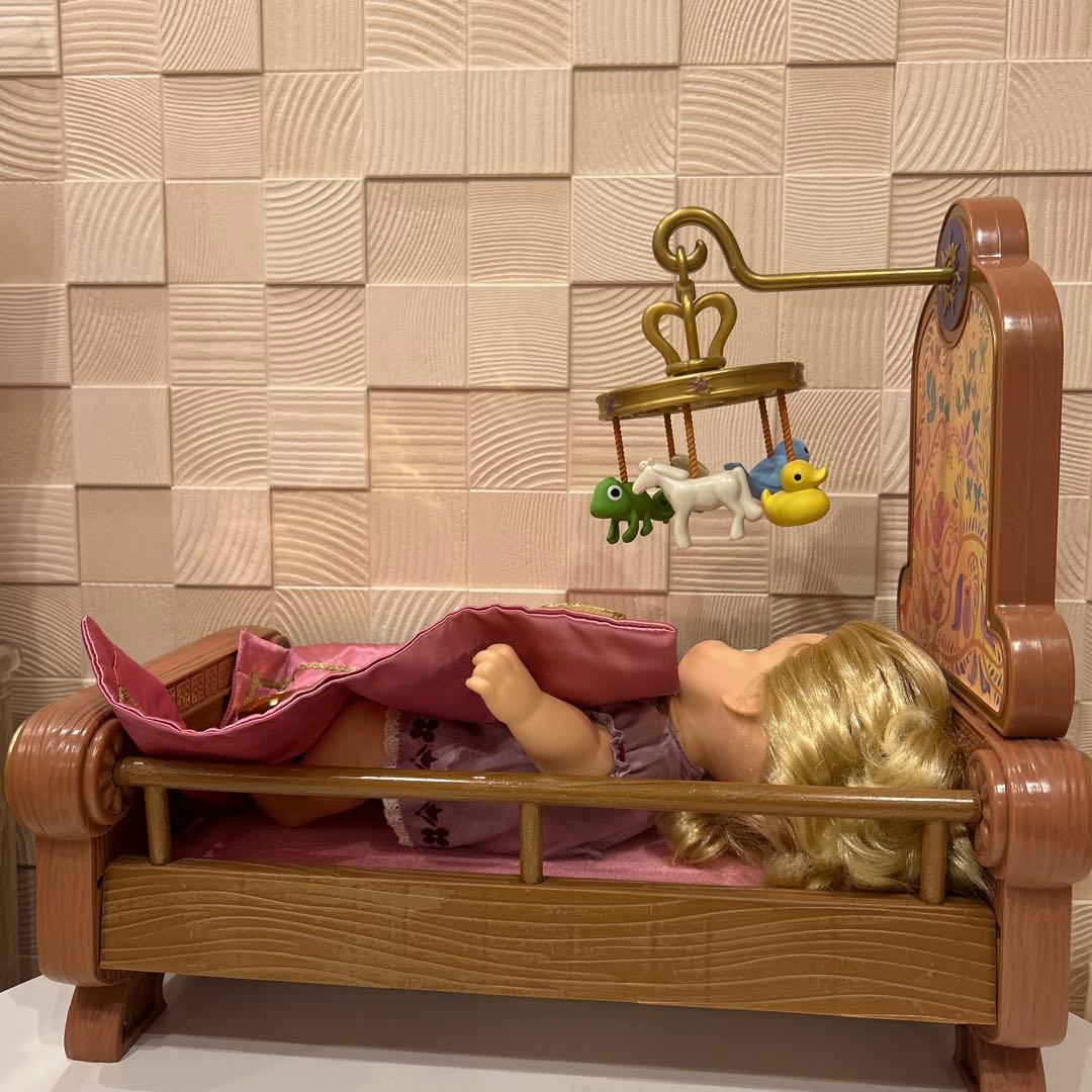 ディズニーストア アニメータードール ラプンツェルベビー＋ラプンツェルヘアブラシ