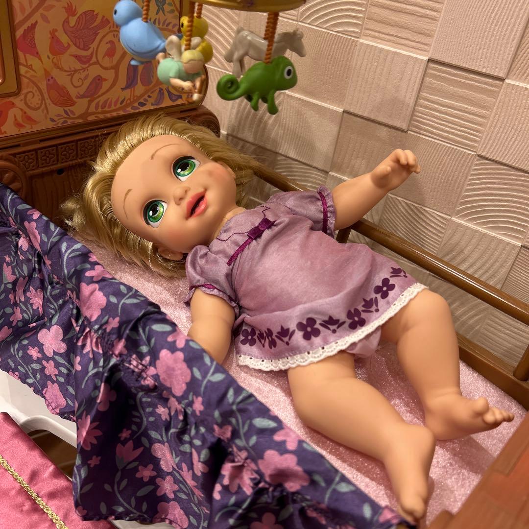 ディズニーストア アニメータードール ラプンツェルベビー＋ラプンツェルヘアブラシ