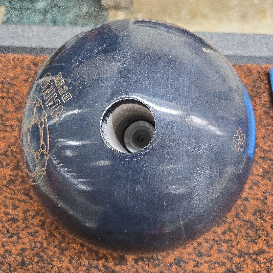 Accu-Line Tour Premium VIII ボウリングボール