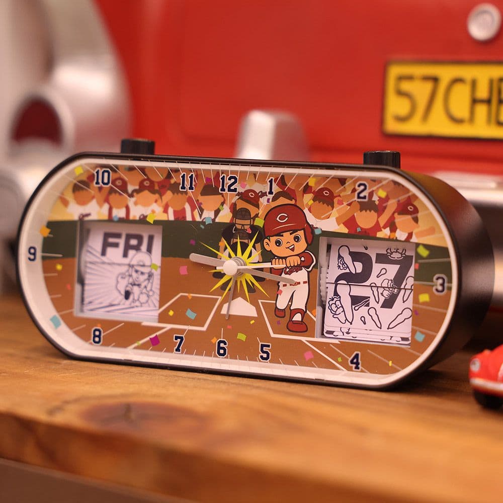 カープパタパタクロック！限定新グッズ完売品！ - メルカリ