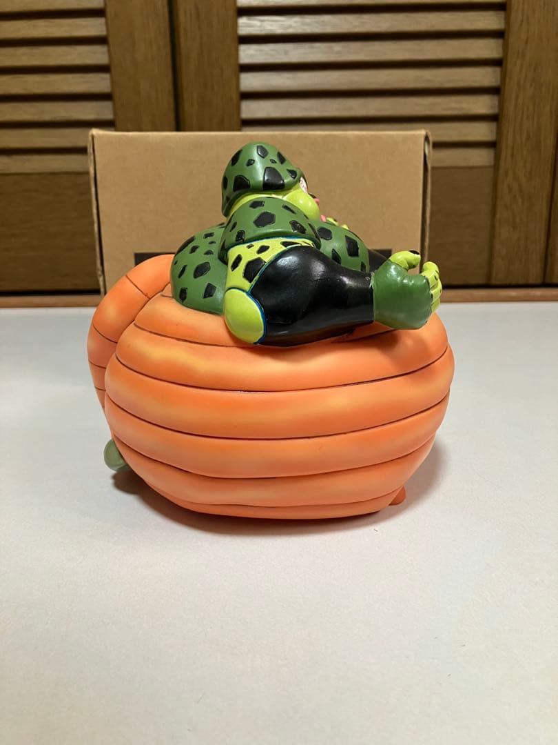 ドラゴンボールフィギュア　セル　自爆海外　孫悟空　セット　オマケ　ラミネート