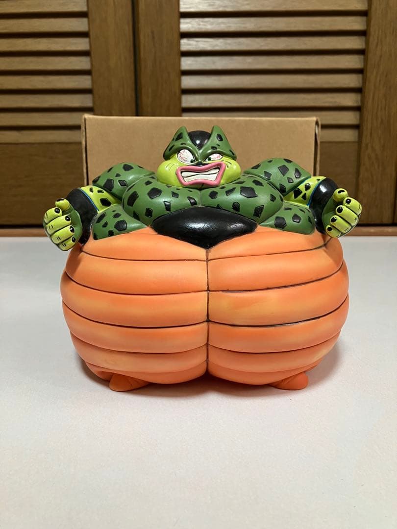 ドラゴンボールフィギュア　セル　自爆海外　孫悟空　セット　オマケ　ラミネート