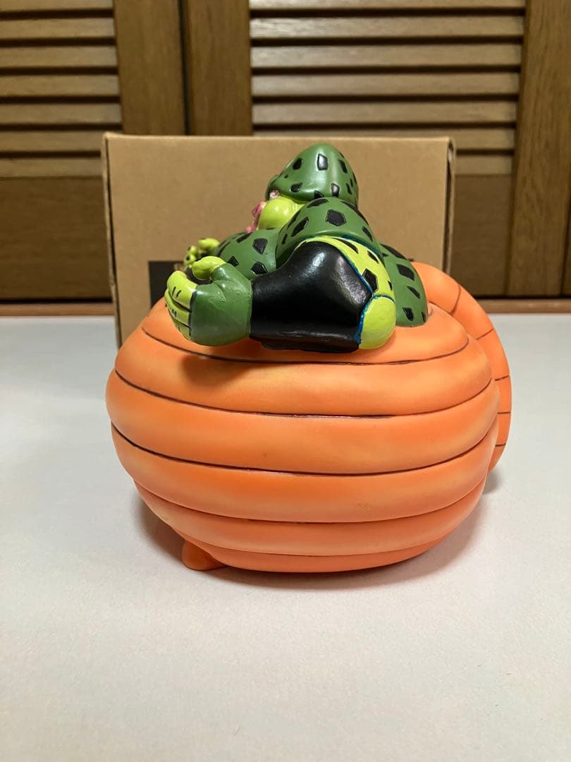 ドラゴンボールフィギュア　セル　自爆海外　孫悟空　セット　オマケ　ラミネート