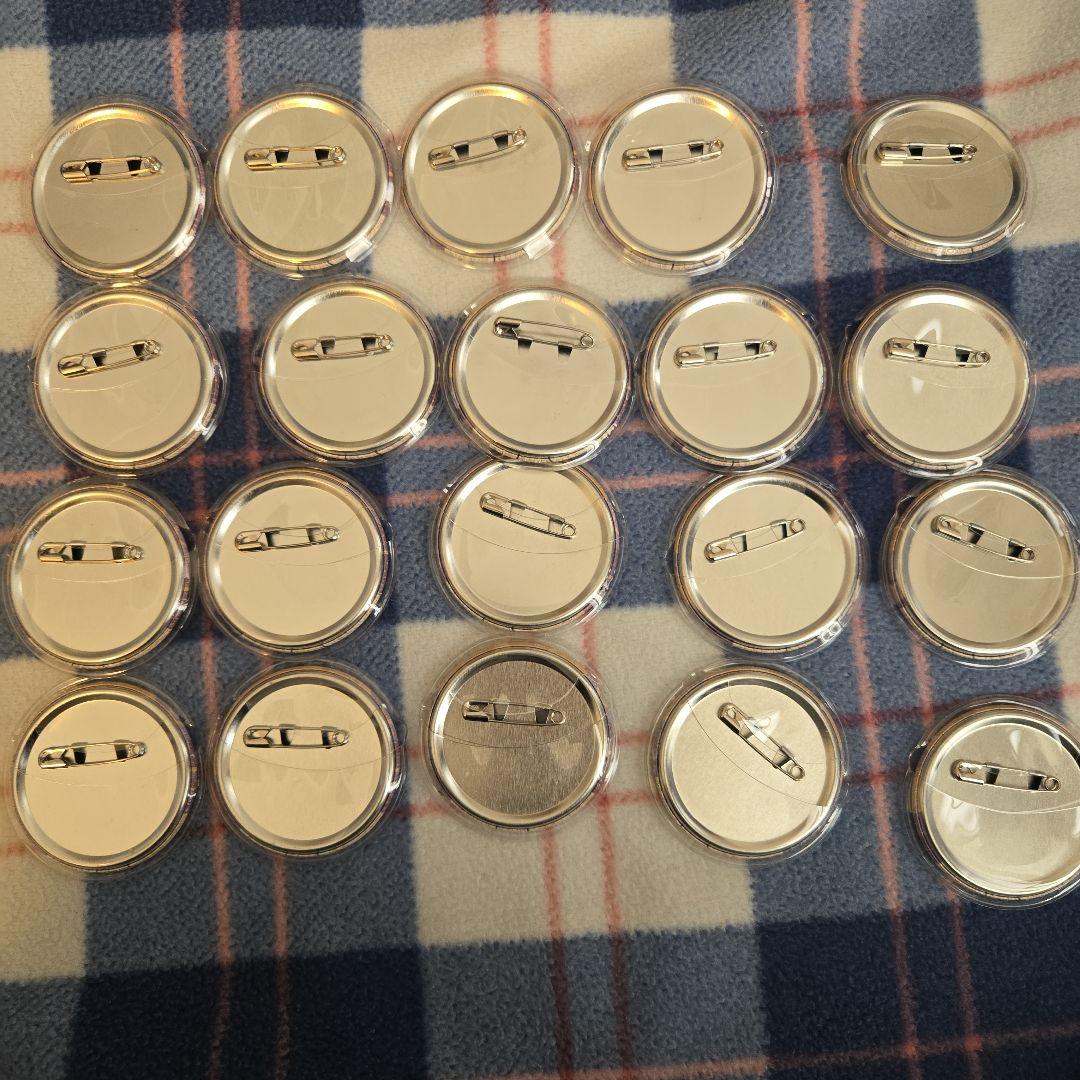 ワールドトリガー二宮匡貴ホリデー缶バッジ 20個セット(バラ売り不可)