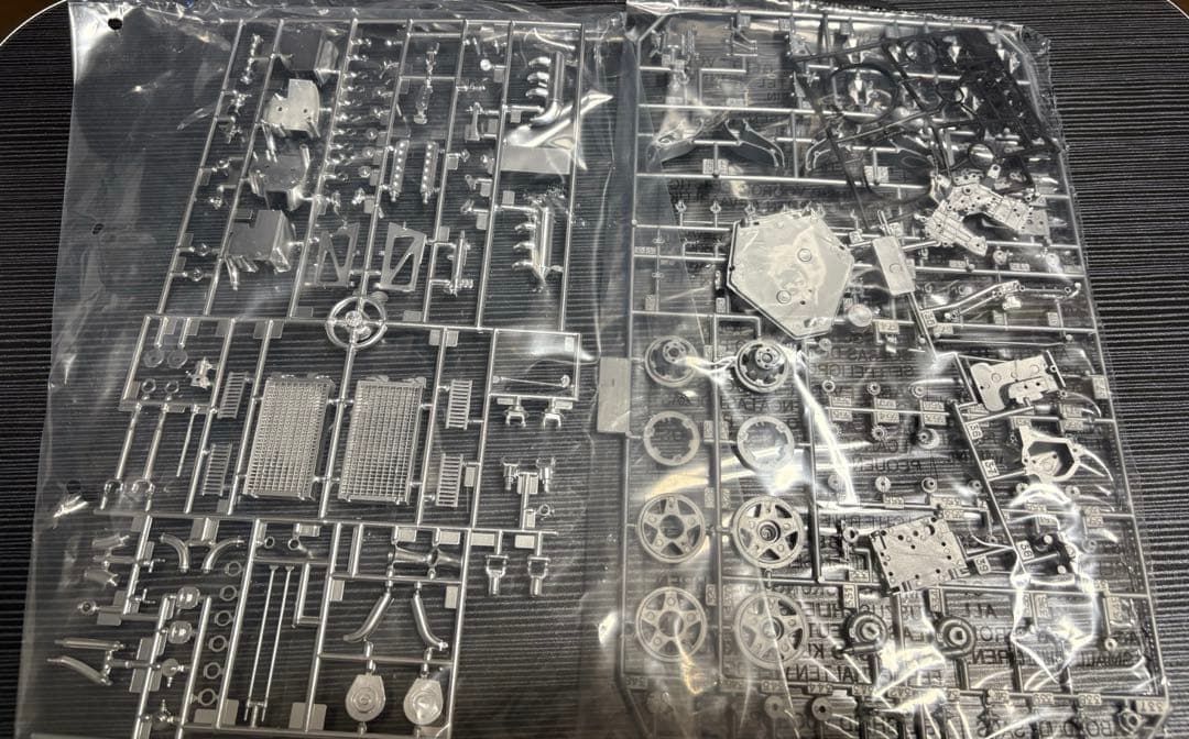 イタレリ 1/12 ルノー F1 RE20 ターボ プラモデル