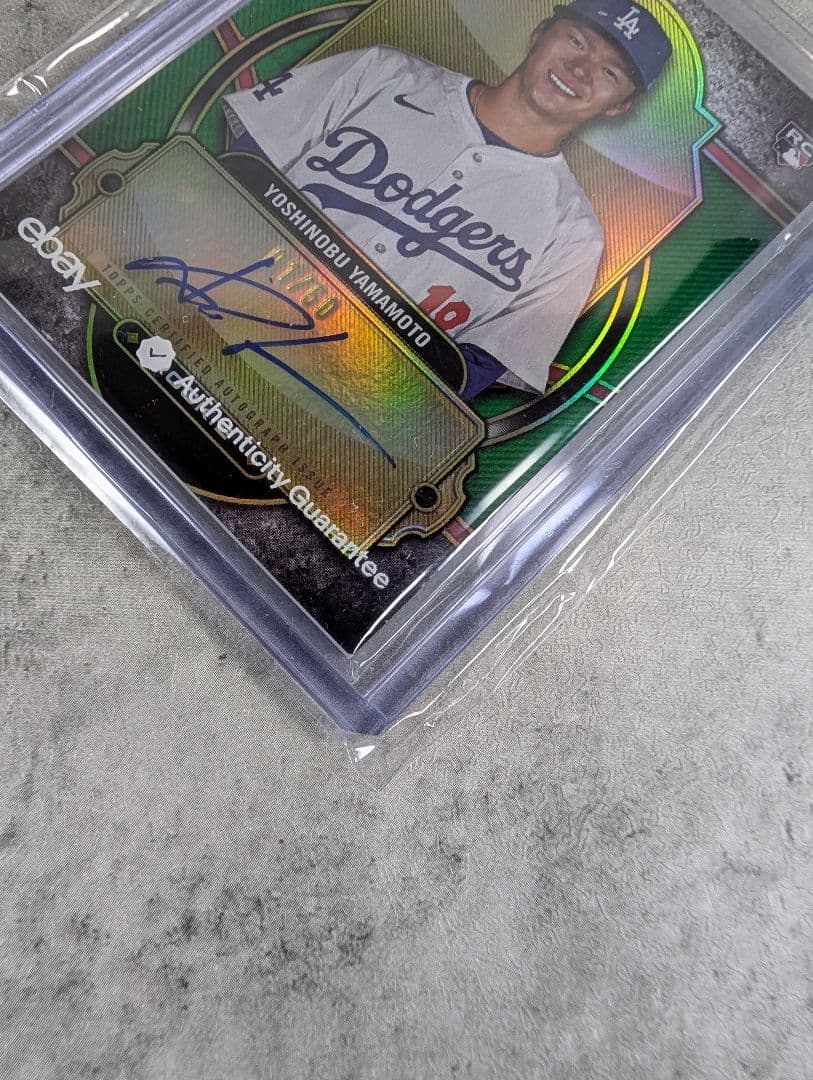 【01/50】山本由伸 直筆サイン 2024 Triple Threads