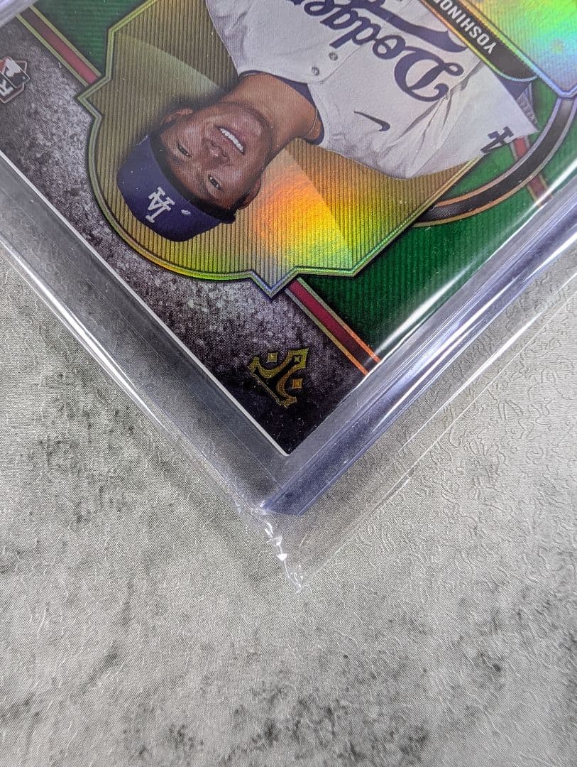 【01/50】山本由伸 直筆サイン 2024 Triple Threads