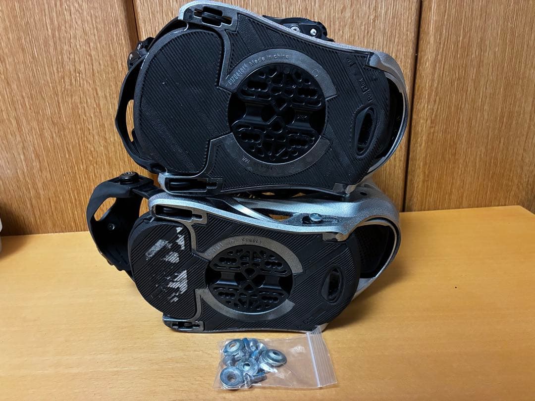 バートンBURTONバインディング【レクサ（レディースM）】シルバー