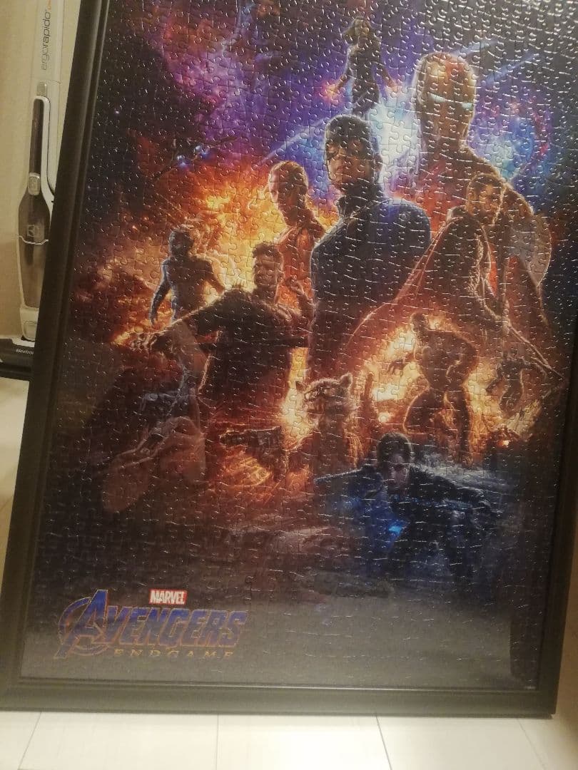 アベンジャーズエンドゲーム 1000ピースパズル完成済 （海外輸入品）