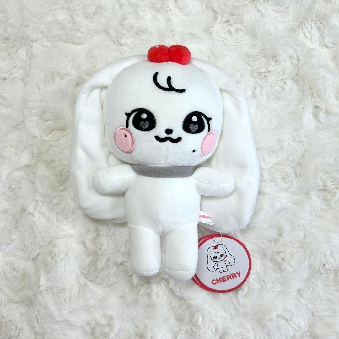 IVE ウォニョン minive ぬいぐるみ CHERRY チェリー - メルカリ