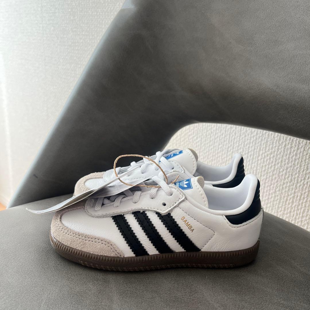 adidas Samba ホワイト/ブラック スニーカー - メルカリ