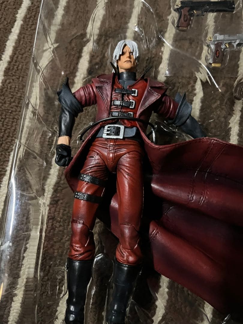 NECA Devil May Cry•フィギュア デビルメイクライ/ダンテ - メルカリ
