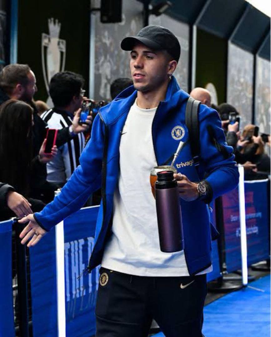 カ*イ様 ナイキ テックフリース チェルシー 上のみ海外限定 胸