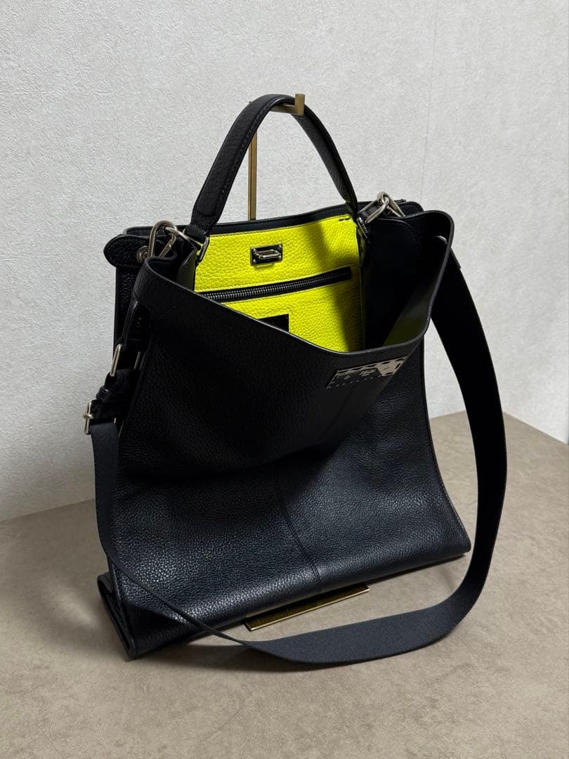 極美✨ フェンディ ピーカブー エックスライト 新作 定価47