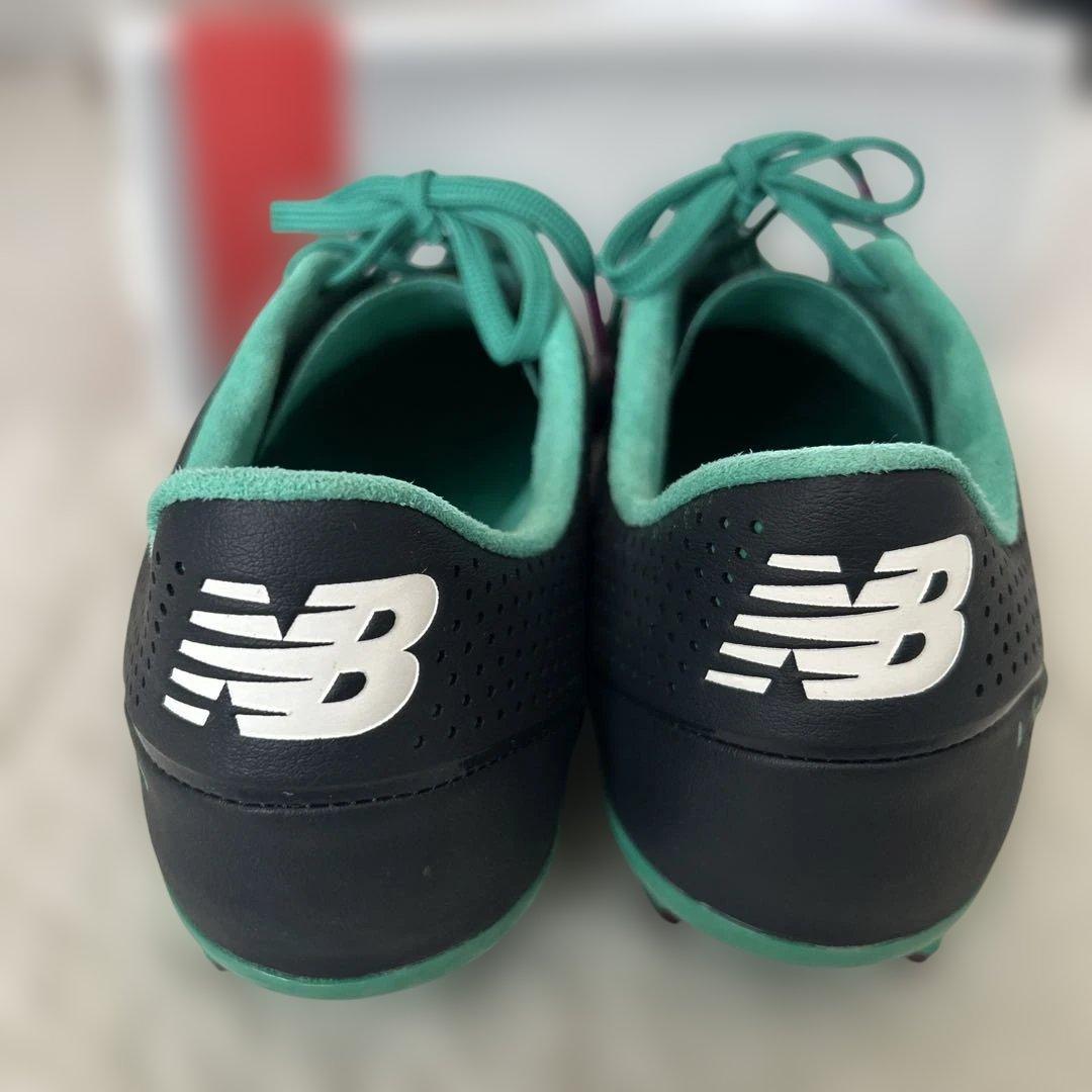 【未使用】ニューバランスサッカーシューズ（27.5cm）2E