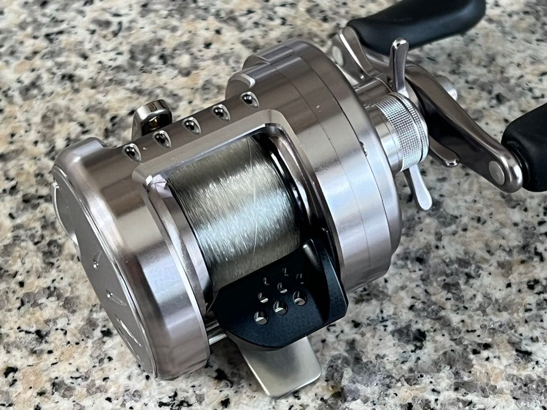シマノ / SHIMANO ○ 11 カルカッタコンクエスト50DC ハイギア - メルカリ