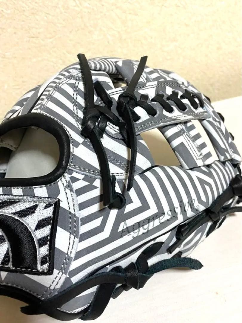 《ダズルカモ》2023限定グラブ【久保田スラッガー】軟式一般用グラブ新品未使用