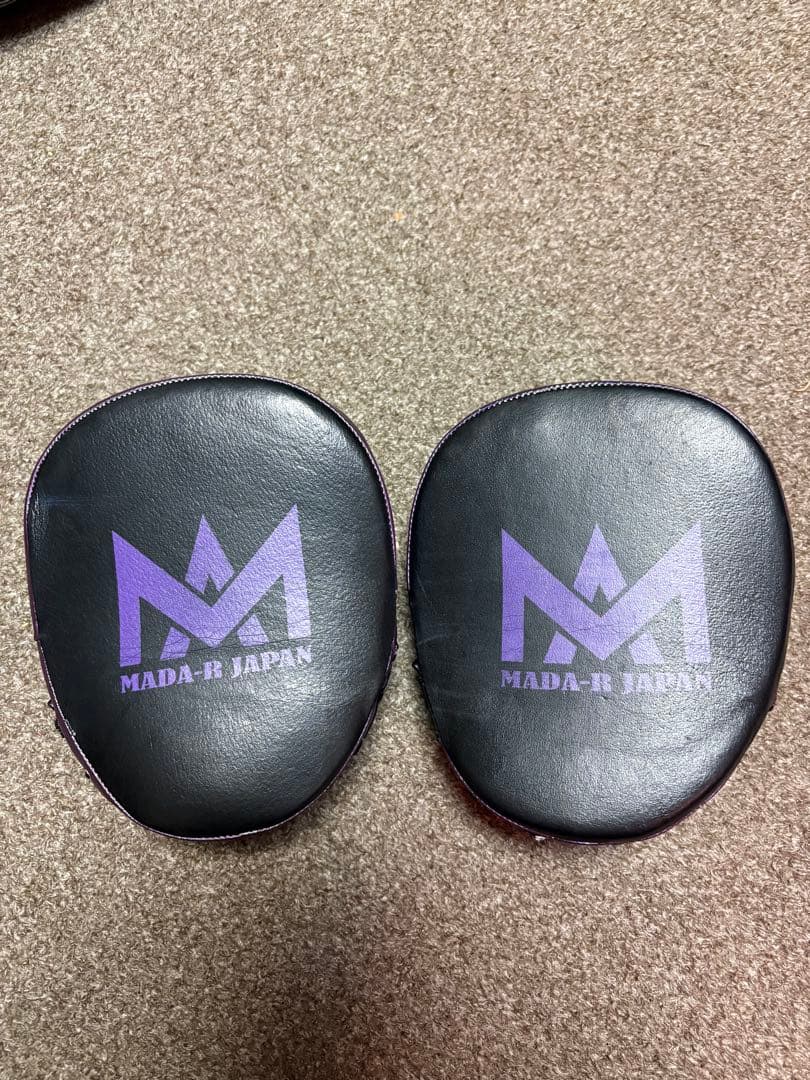 MADA-R JAPAN パンチングミット 黒と紫 - メルカリ