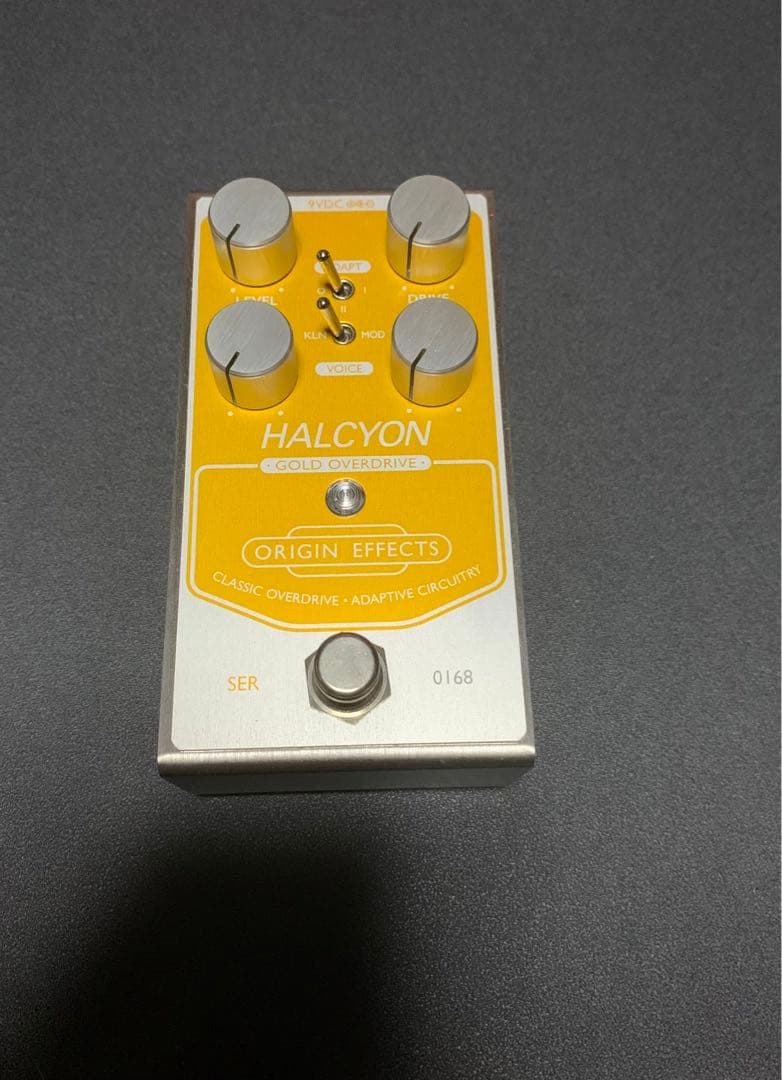 新品未開封 非売品 ノベルティ ピンバッチ ミレニアムファルコン