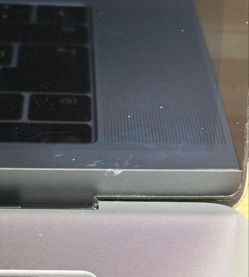 MacBook本体 MacBook Pro 15 2017 Touch Bar i7/16/250