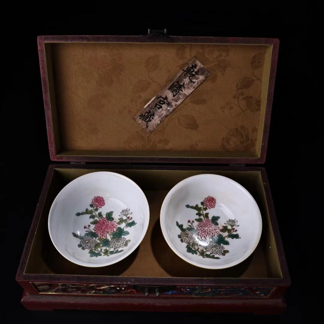 中国古美術・旧蔵粉彩と黄釉瓷器碗セット・置物・茶道具・純手描き・極細工・箱付き Amazon.co.jp: 中国古美術・旧蔵粉彩と黄釉瓷器碗セット・置物・茶道具