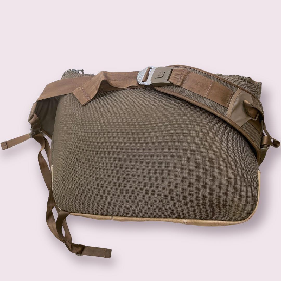 VISVIM メッセンジャーバッグ - メルカリ