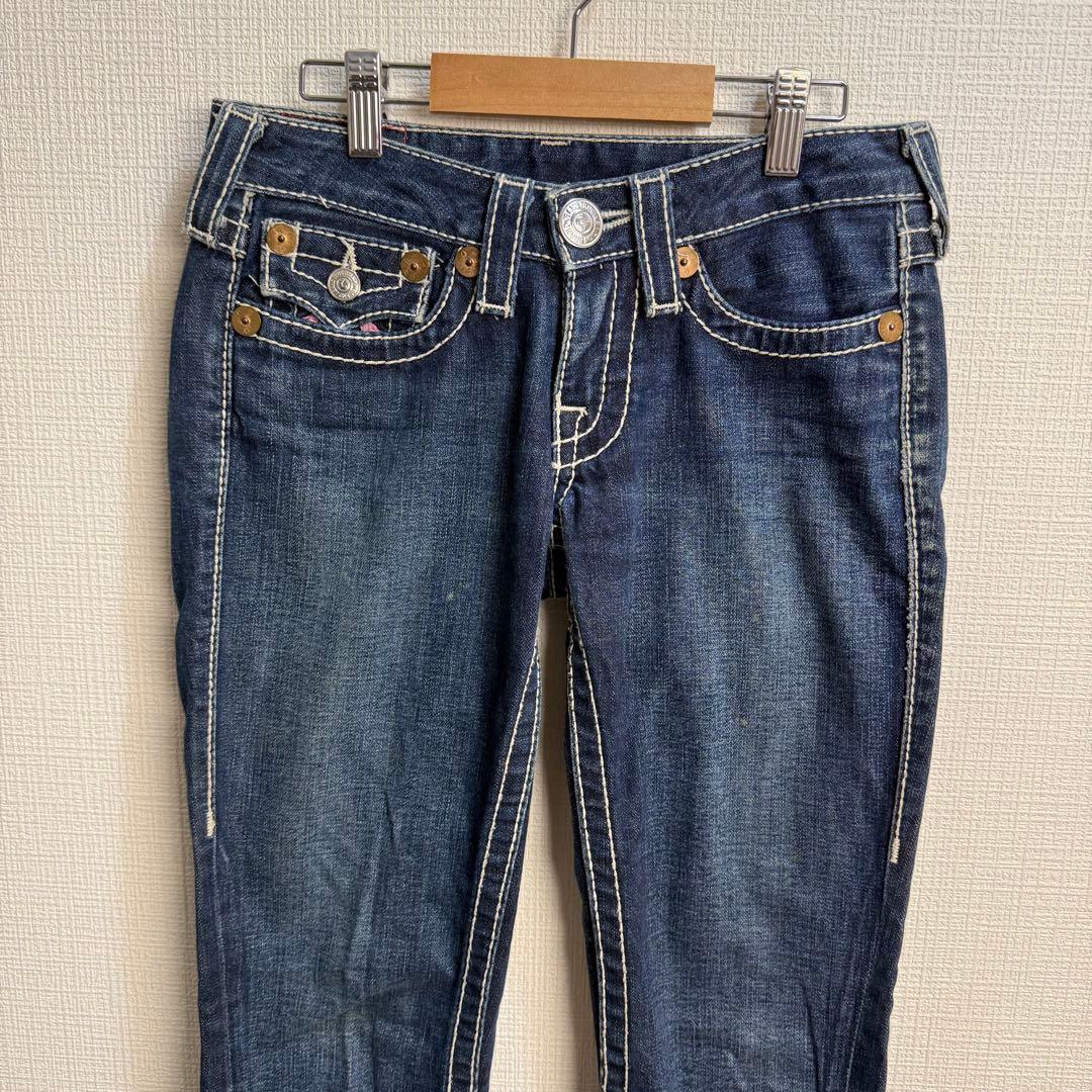 652 トゥルーレリジョン JOEY ピンク刺繍フレアデニム USA製 25 - メルカリ